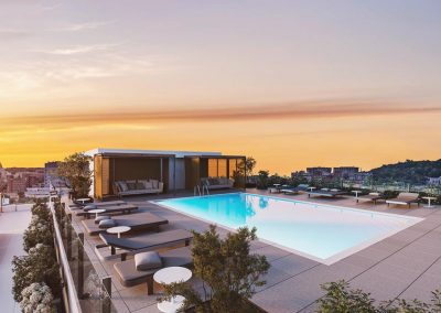 Piscine sur le toit de Westbury Montréal avec une magnifique vue