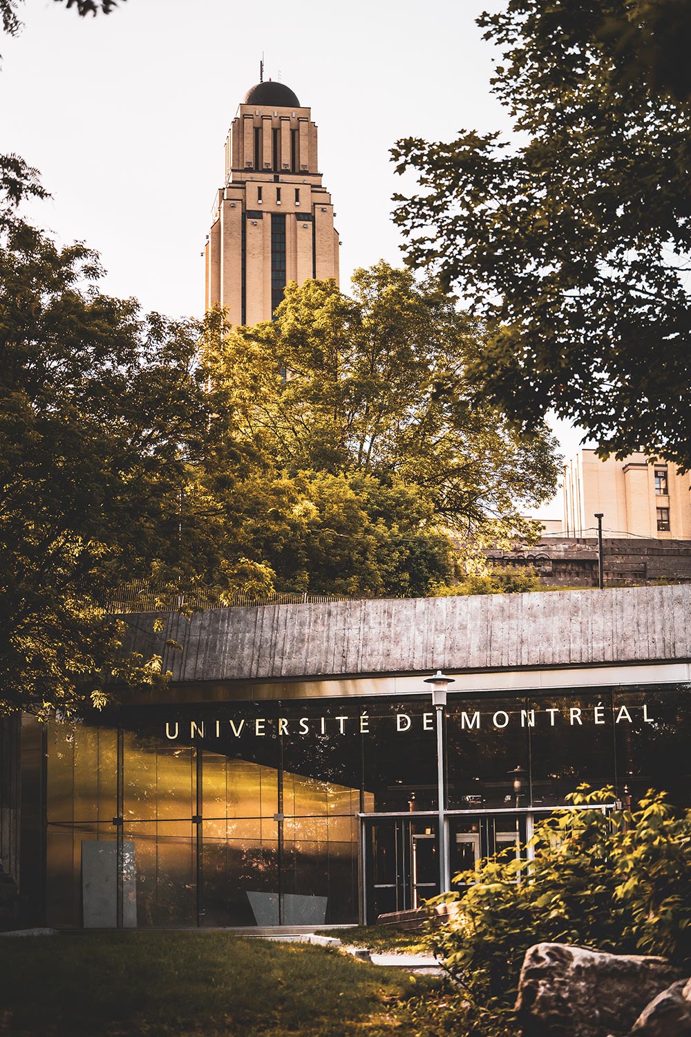 Façade de l'Université de Montréal